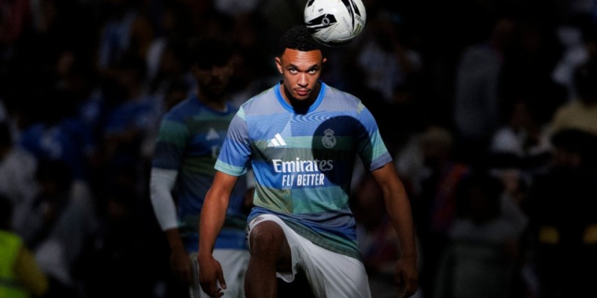 Alexander-Arnold regresa a Liverpool con el Real Madrid.
